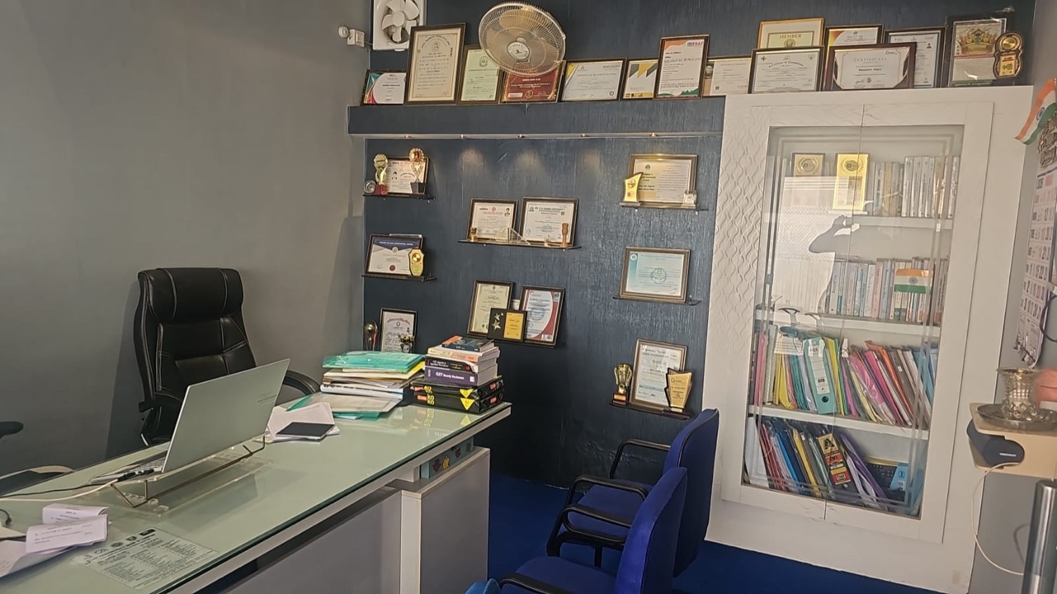 Consulting cabin with certificates and reference library